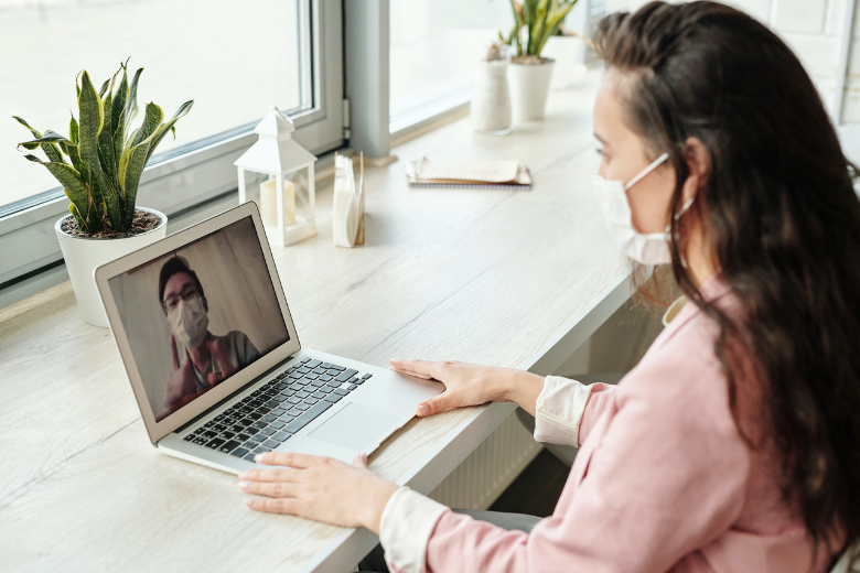 Les jeunes de la génération Covid en télétravail